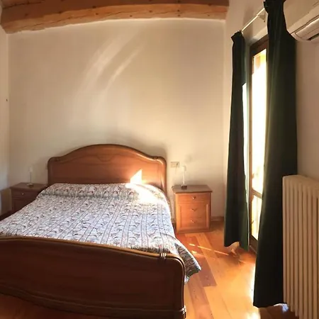 Oda ve Kahvaltı Montsegur